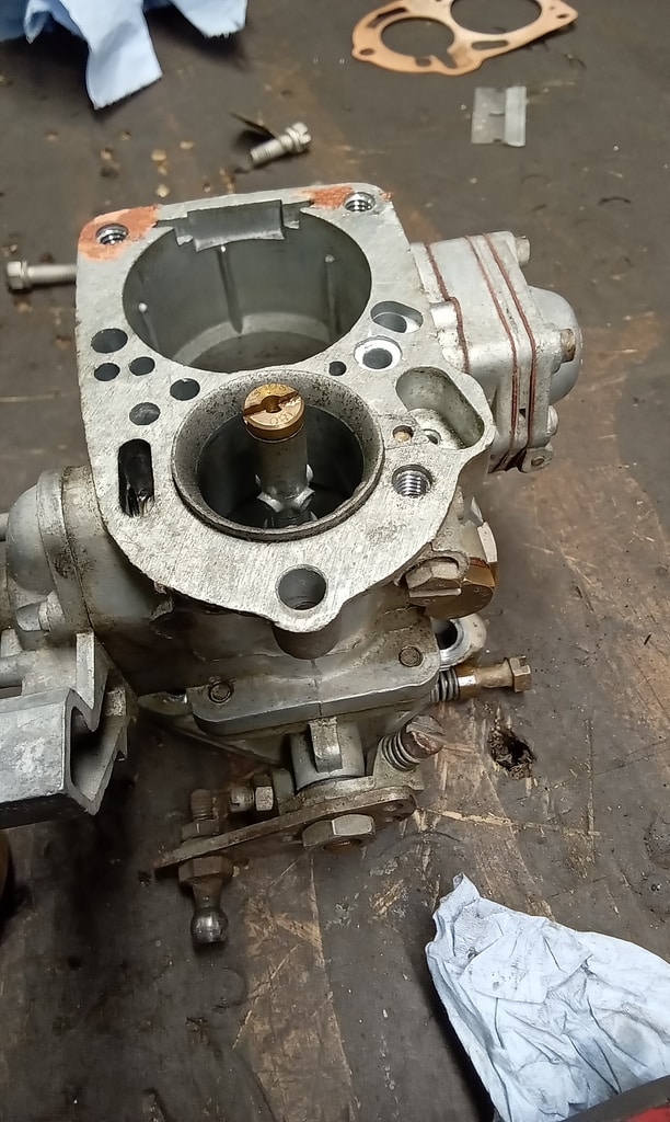 070126 1963 Morris LD Carburettor Teardown 11