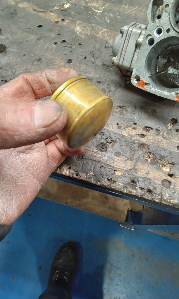070126 1963 Morris LD Carburettor Teardown 12