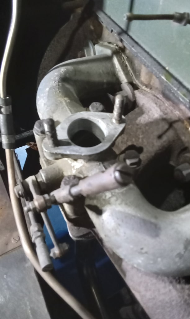 070126 1963 Morris LD Carburettor Teardown 3
