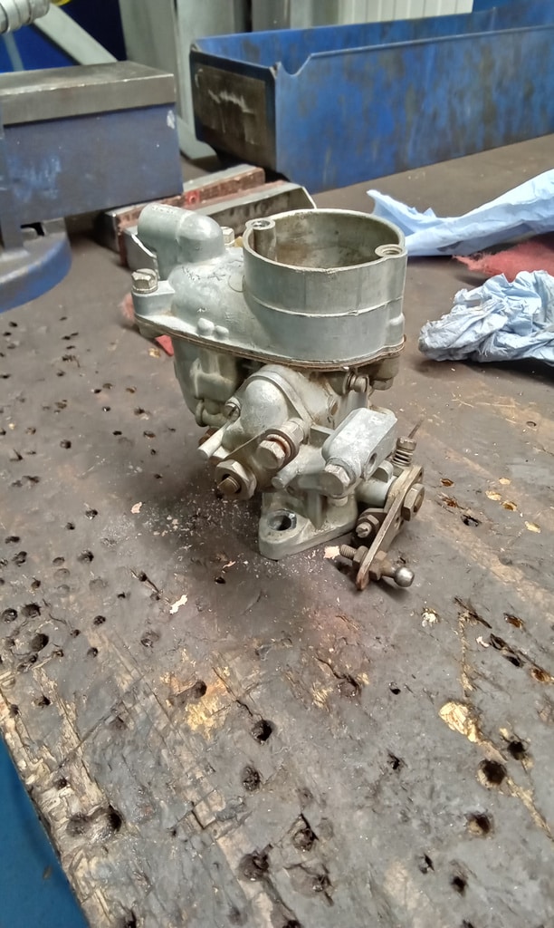 070126 1963 Morris LD Carburettor Teardown 5