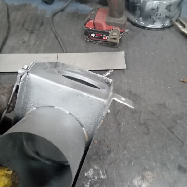 070126 1970 Aston Martin DBS Fan Box Rust Repair 3