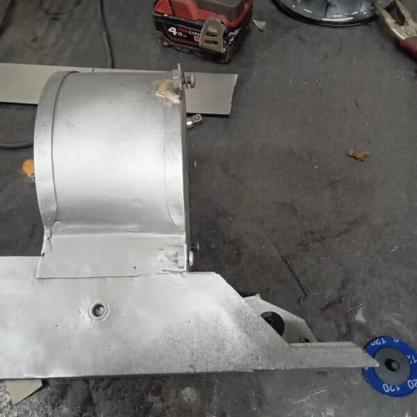 070126 1970 Aston Martin DBS Fan Box Rust Repair 4