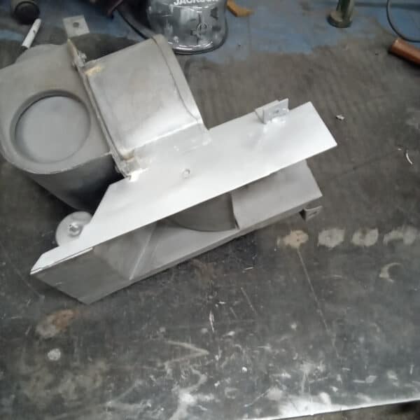 070126 1970 Aston Martin DBS Fan Box Rust Repair 9