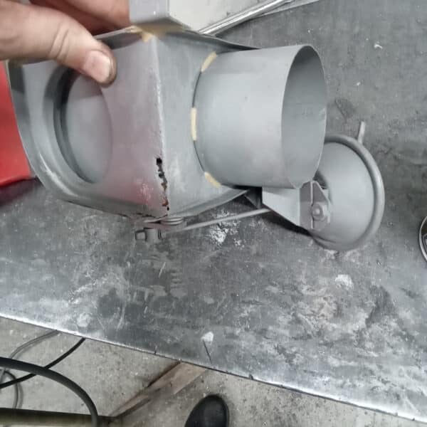 070126 1970 Aston Martin DBS Heater Valve Rust Repair