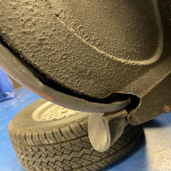 080126 1991 Jaguar XJS V12 Rust Investigation 14