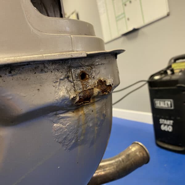 080126 1991 Jaguar XJS V12 Rust Investigation 31