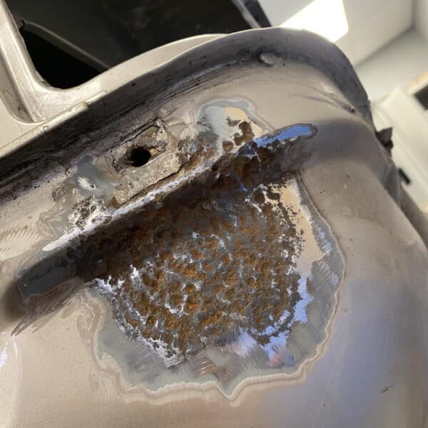 080126 1991 Jaguar XJS V12 Rust Investigation 36