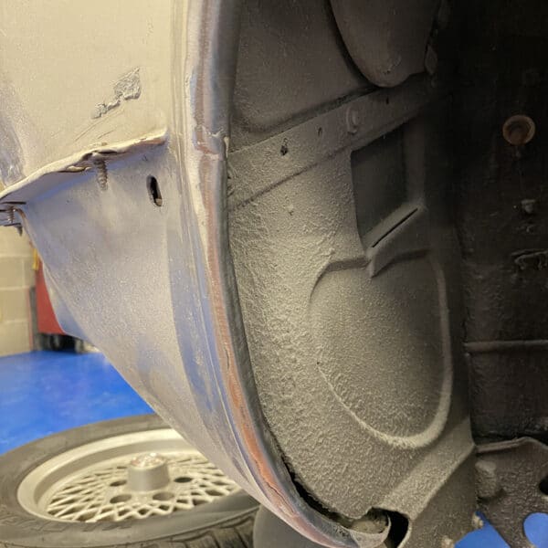 080126 1991 Jaguar XJS V12 Rust Investigation 7