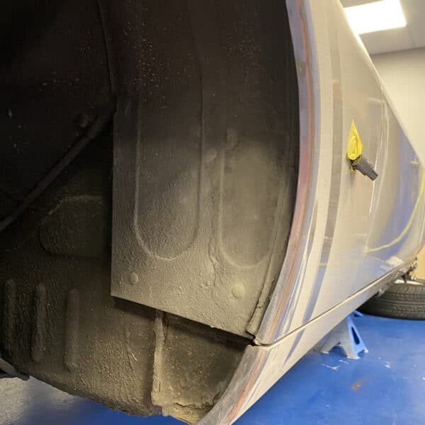 080126 1991 Jaguar XJS V12 Rust Investigation 8