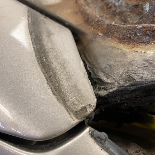 080126 1991 Jaguar XJS V12 Rust Investigation 9