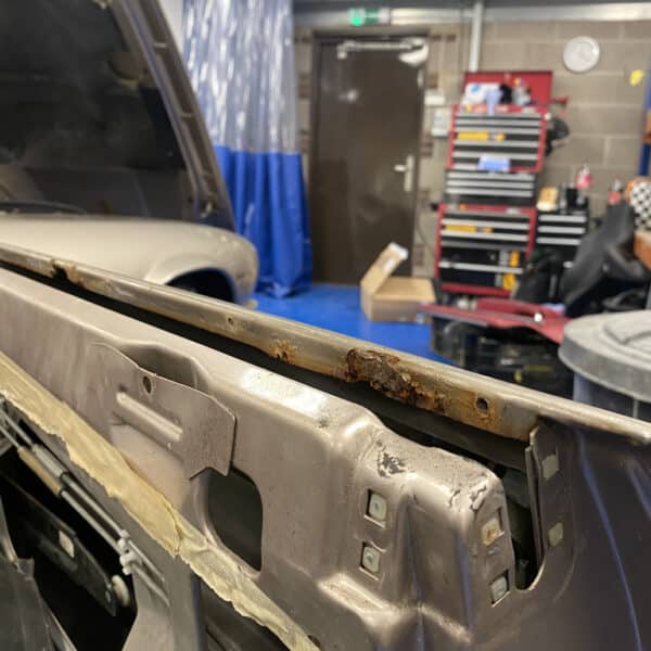 080126 1991 Jaguar XJS V12 Teardown 23