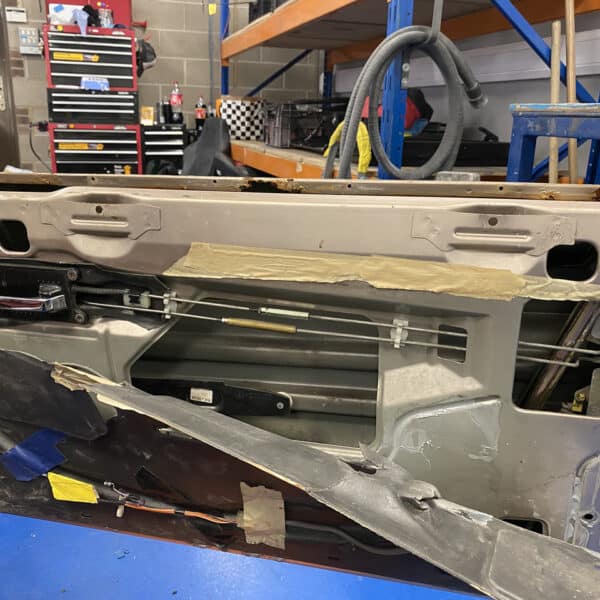 080126 1991 Jaguar XJS V12 Teardown 24