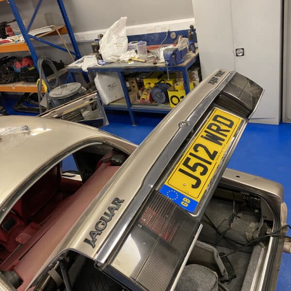 080126 1991 Jaguar XJS V12 Teardown 48