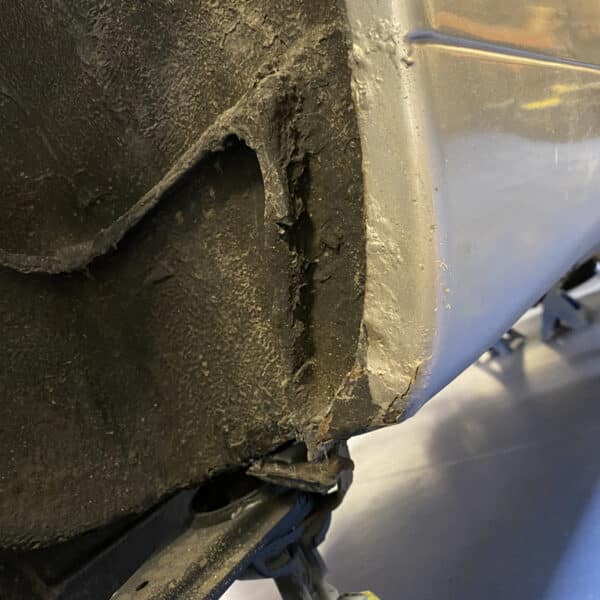 090126 1991 Jaguar XJS Rust Inspection 25