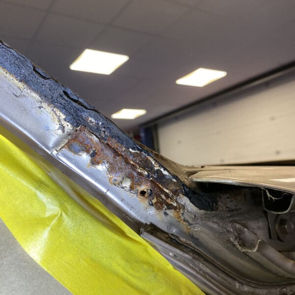 090126 1991 Jaguar XJS Rust Inspection 42