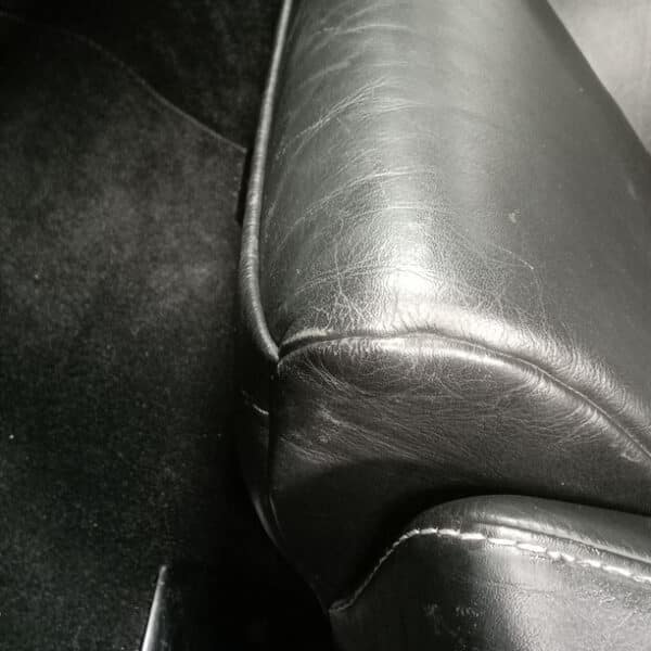 090126 2006 Aston Martin V8 Vantage Seat Dye