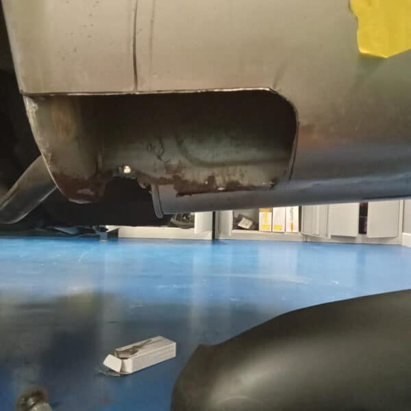 130126 1991 Jaguar XJS V12 Rust Repair 10