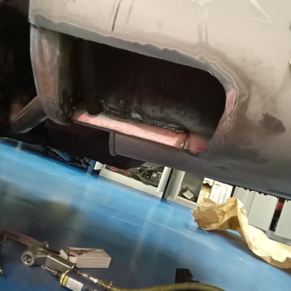 130126 1991 Jaguar XJS V12 Rust Repair 11