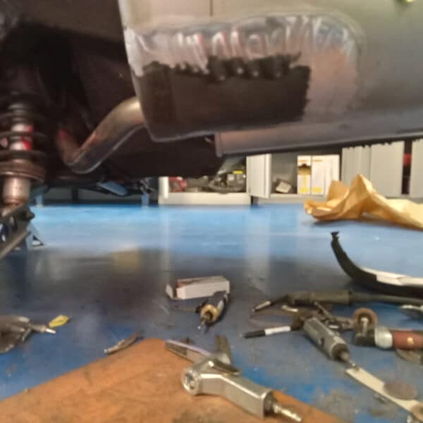 130126 1991 Jaguar XJS V12 Rust Repair 13