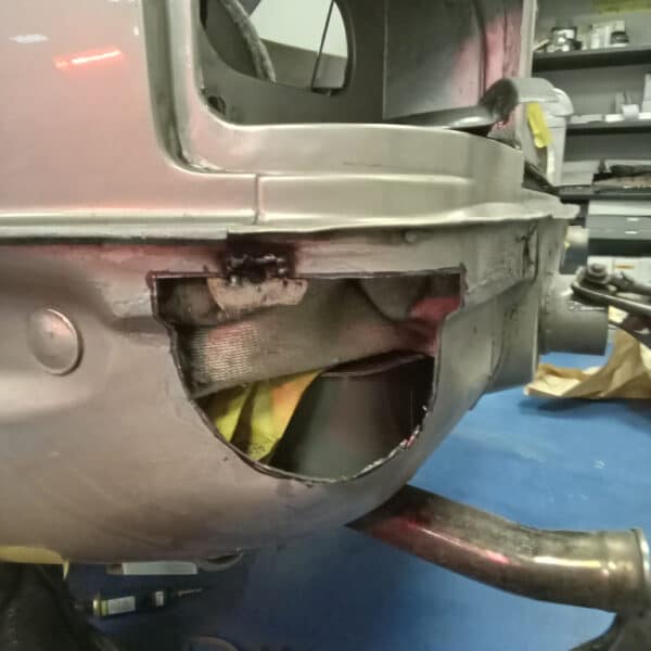 130126 1991 Jaguar XJS V12 Rust Repair 19