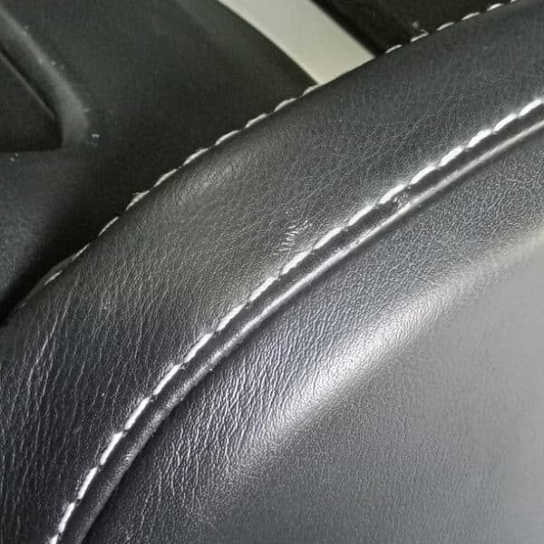 130126 2006 Aston Martin V8 Vantage Interior Dye 21