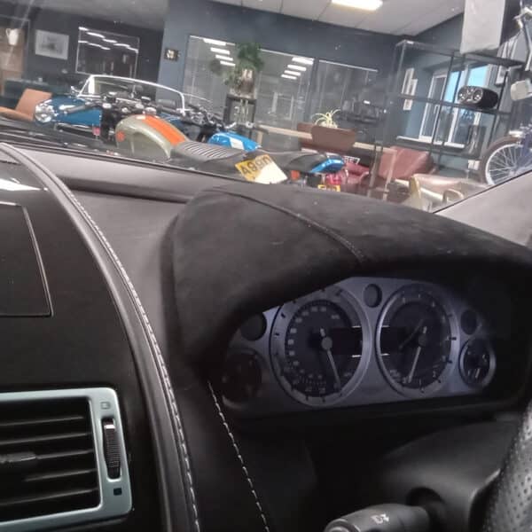 130126 2006 Aston Martin V8 Vantage Interior Dye 3