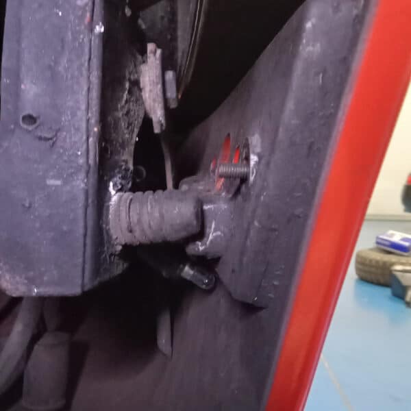 140126 1987 Maserati BiTurbo Side Light and Fuel Pump 2