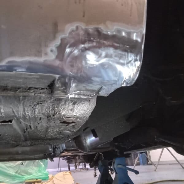 140126 1991 Jaguar XJS V12 Sill Repairs 7