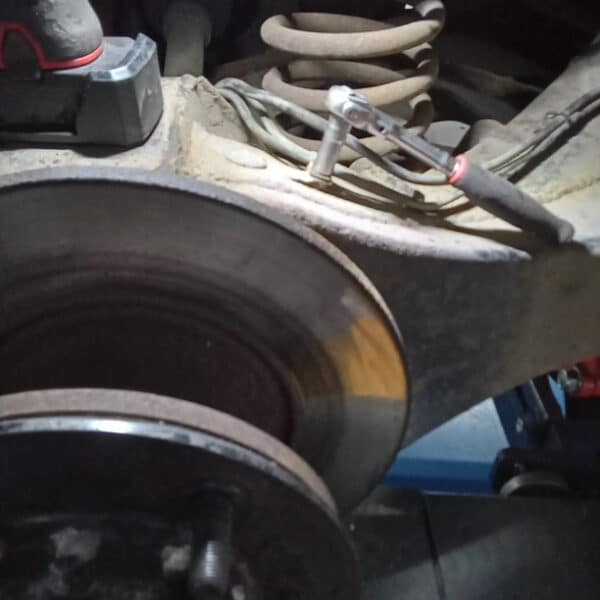 140126 1996 Bentley Continental R Rear Caliper2 7