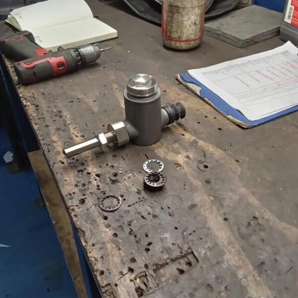 160126 1939 Morris 8 Tourer New Master Cylinder OSR Broken Spring Eyelet 14