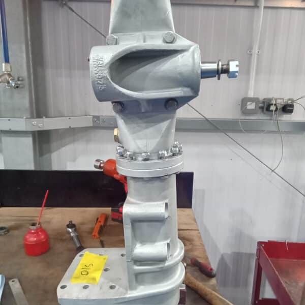 160126 1953 Aston Martin DB2 Front Suspension Leak 3