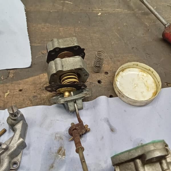 170126 1956 Land Rover Series 1 Carburettor Rebuild 3
