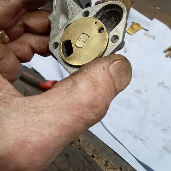 170126 1956 Land Rover Series 1 Carburettor Rebuild 8