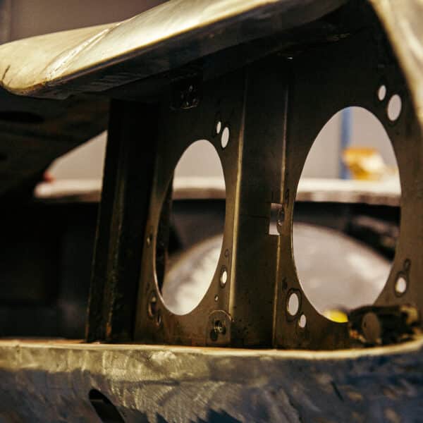 200126 1970 Aston Martin DBS Vantage Bodyshop 10