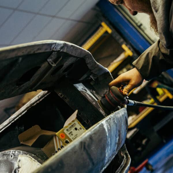 200126 1970 Aston Martin DBS Vantage Bodyshop 40