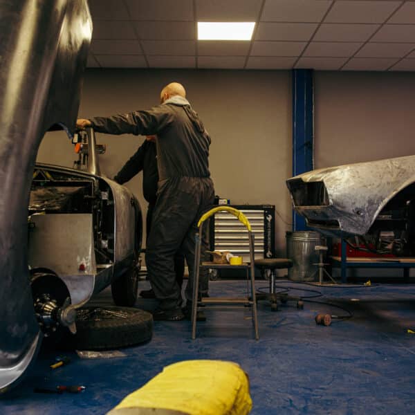 200126 1970 Aston Martin DBS Vantage Bodyshop