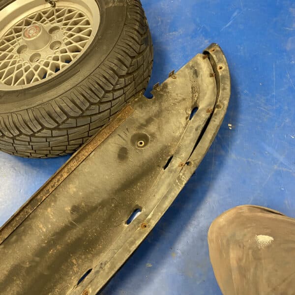 200126 1991 Jaguar XJS Front Valance and Splitter Removed 5