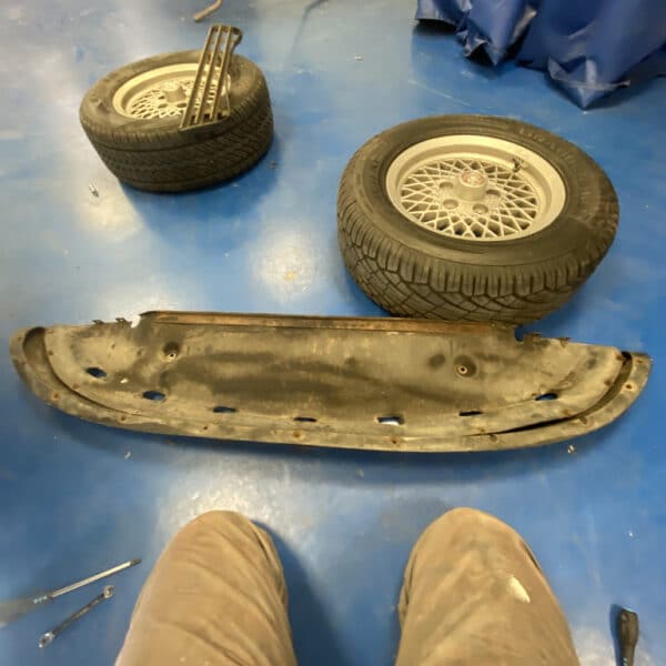 200126 1991 Jaguar XJS Front Valance and Splitter Removed 6