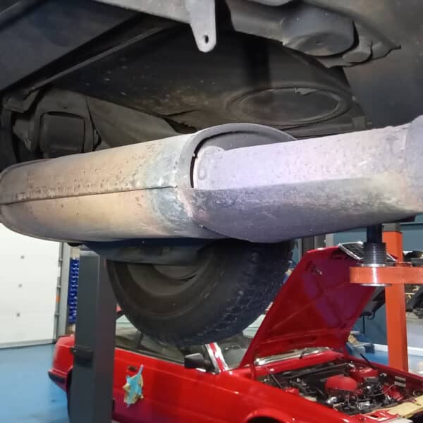 220126 1973 Mercedes 250 Exhaust Check 4