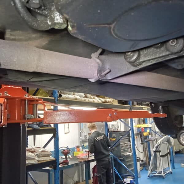 220126 1973 Mercedes 250 Exhaust Check 6