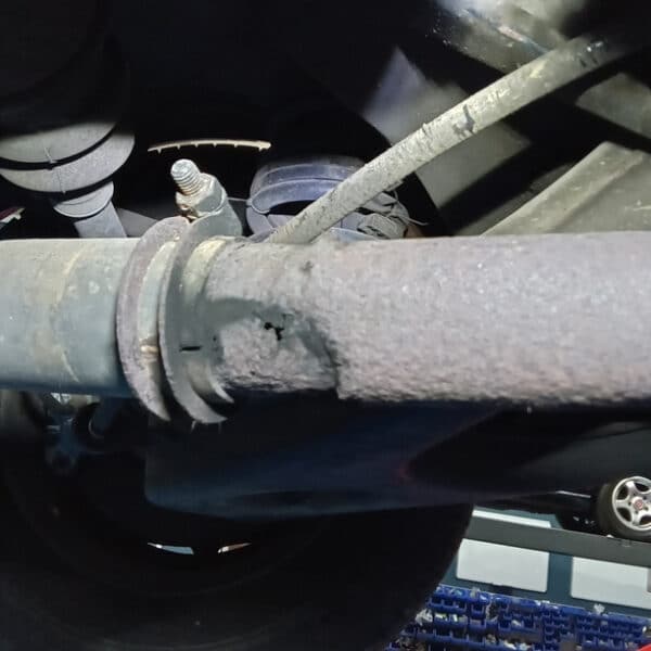 220126 1973 Mercedes 250 Exhaust Check 7