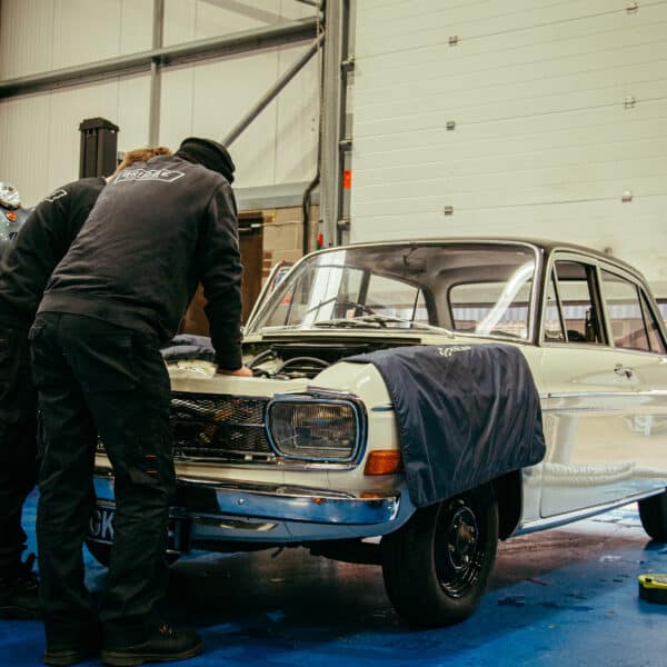 230126 1969 Audi 72L Fire Up 12