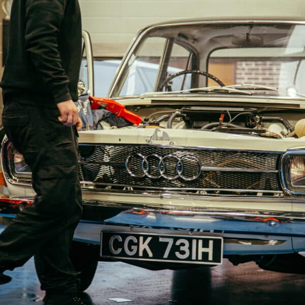 230126 1969 Audi 72L Fire Up 27