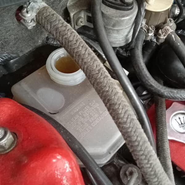 230126 1987 Maserati BiTurbo Brake Bleed