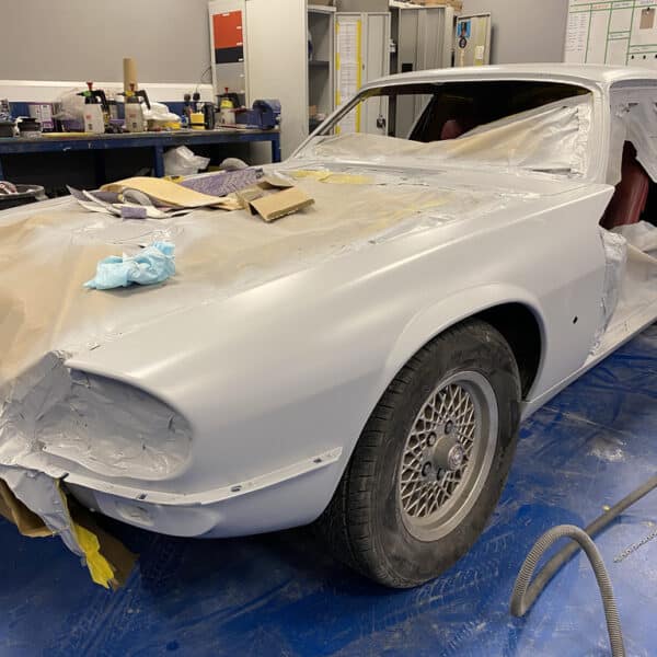 280126 1991 Jaguar XJS Block Sanding 16