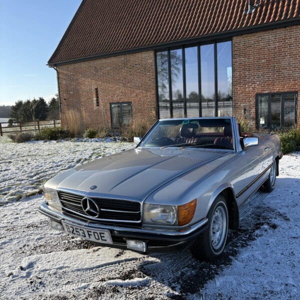 Behind the scenes Mercedes 280SL 1