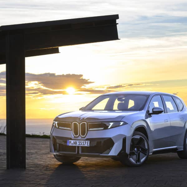 P90626640 highRes the new bmw ix3 50 x 1