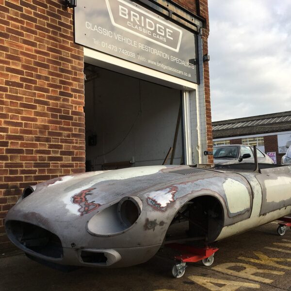020217 Jaguar E Type roadster outside Bridge Classic Cars 04