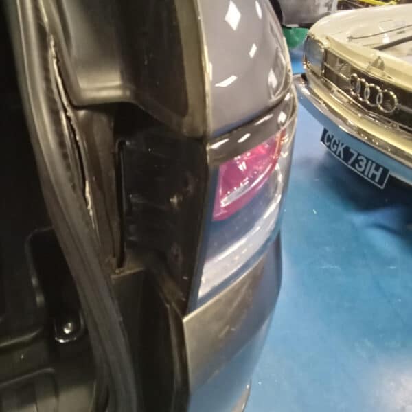 030226 2016 Range Rover Sport Boot Repair and New Wing Mirror 30