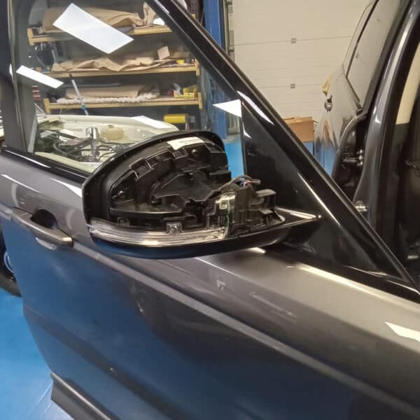 030226 2016 Range Rover Sport Boot Repair and New Wing Mirror 8